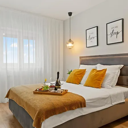 Mido Park Apartment With Private Parking & Self Check-In Bucarest Esterno foto