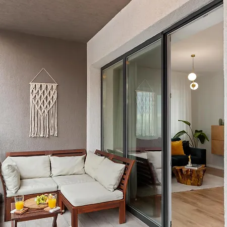 Mido Park Apartment With Private Parking & Self Check-In Bucarest Esterno foto