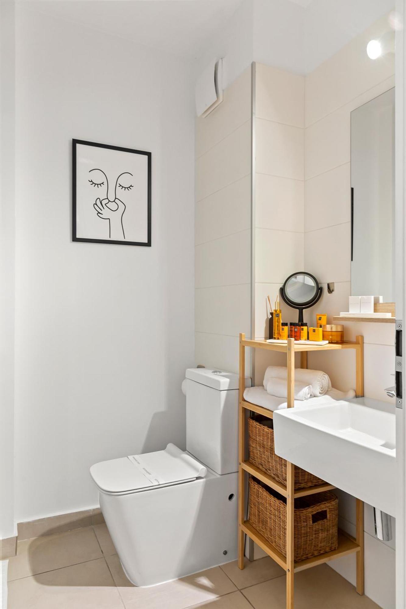 Mido Park With Private Parking & Self Check-in Appartamento Bucarest
